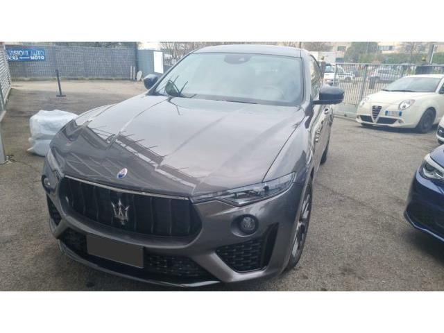 MASERATI LEVANTE V6 Diesel 275 CV AWD Gransport