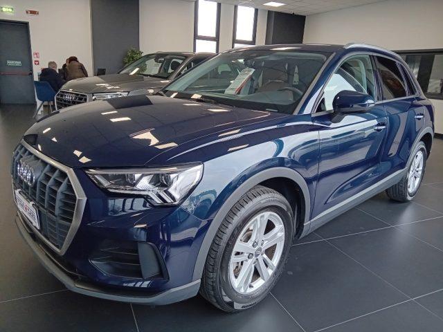 AUDI Q3 40 TDI quattro S tronic Business