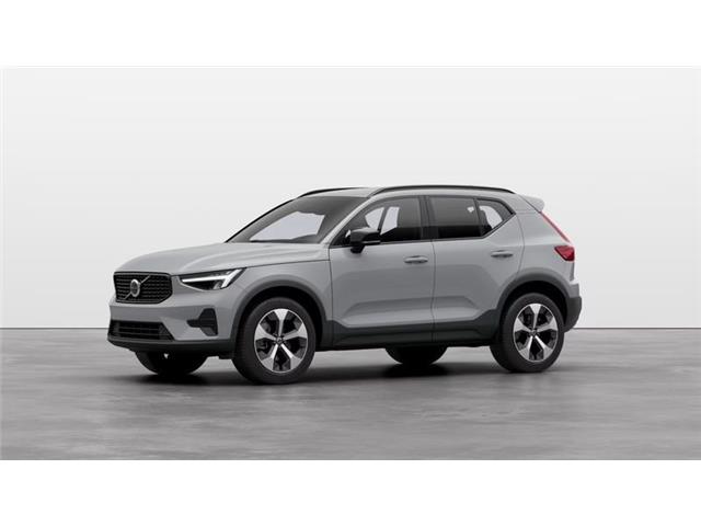 VOLVO XC40 B3 automatico Plus Dark