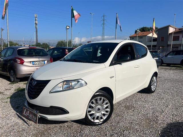 LANCIA Ypsilon 1.2 8v Gold c/CL ecochic Gpl 69cv