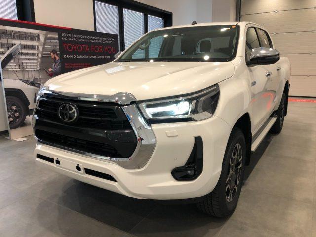 TOYOTA HILUX 2.4 D-4D A/T 4WD 4 porte Double Cab Executive