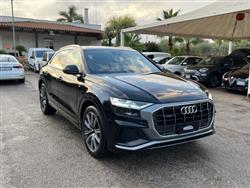 AUDI Q8 45 TDI quattro tiptronic S-LINE 231CV