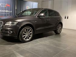 AUDI Q5 2.0 TDI quattro S tronic Business