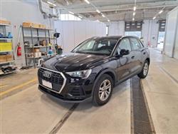 AUDI Q3 35 2.0 tdi Business s-tronic