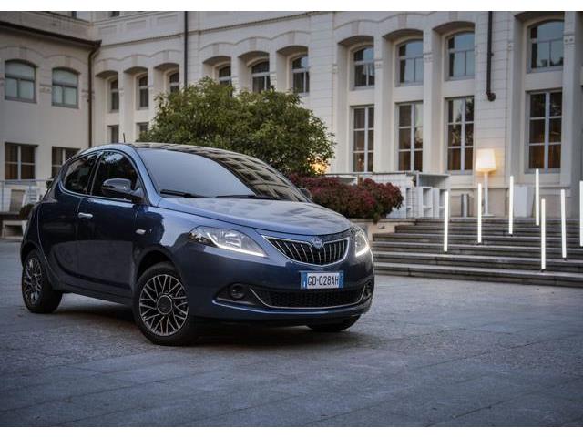 LANCIA YPSILON 1.0 FireFly 5 porte S&S Hybrid Gold IN ARRIVO