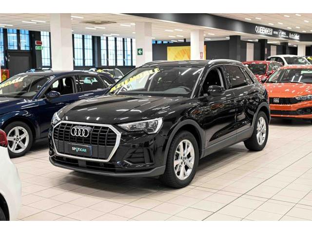 AUDI Q3 35 TFSI S tronic Business