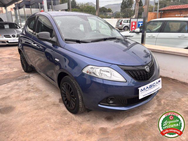 LANCIA YPSILON 1.0 FireFly 5 porte S&S Hybrid Silver Plus