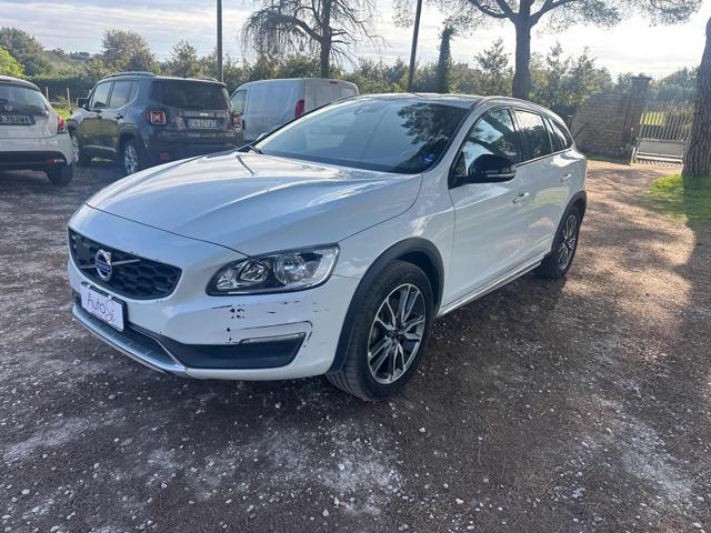 VOLVO V60 CROSS COUNTRY D3 Geartronic Business Plus