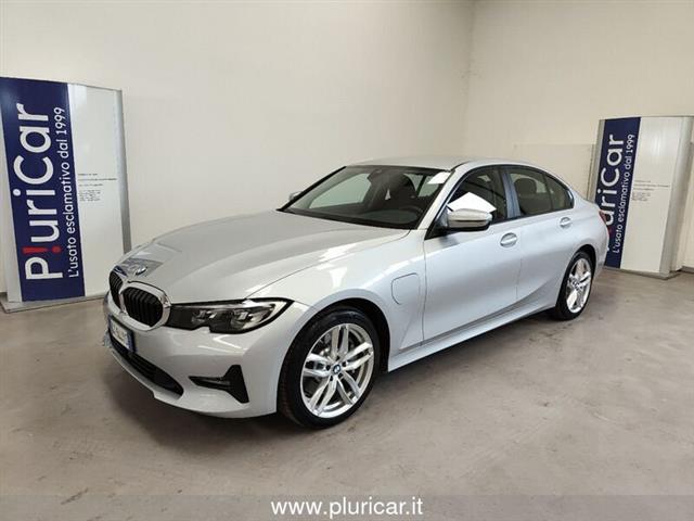 BMW SERIE 3 330e Business Advantage