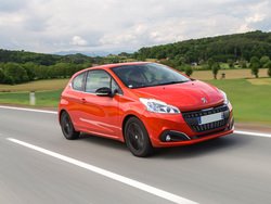 PEUGEOT 208 (2012) BlueHDi 75 3 porte Allure