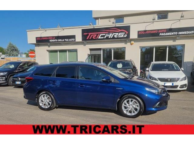 TOYOTA AURIS 1.8 Hybrid Lounge TAGLIANDI TOYOTA PERMUTE