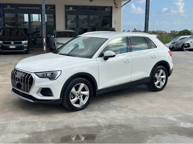 AUDI Q3 35 2.0 tdi Business Advanced s-tronic