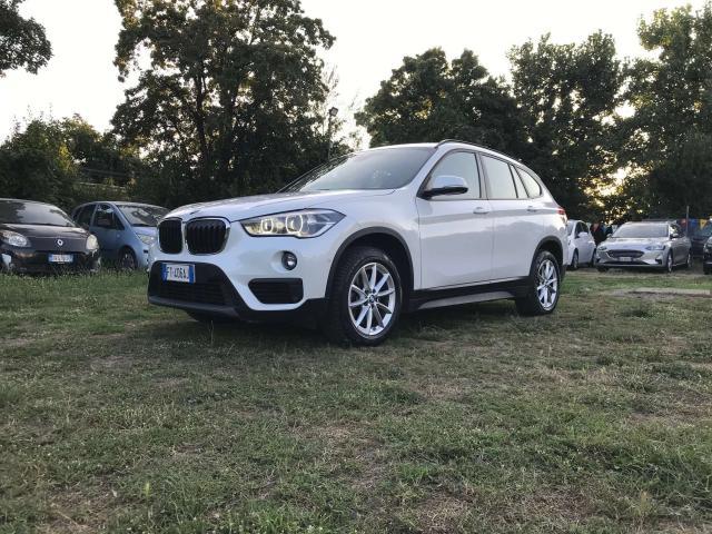 BMW X1 xdrive20d * Si parcheggia da sola! * Full-LED Auto