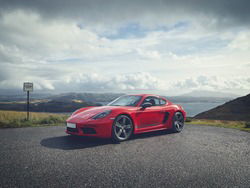 PORSCHE 718 Cayman 2.0 T