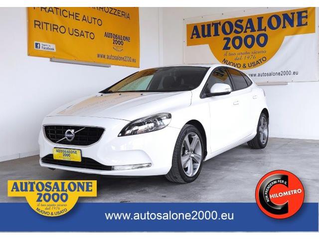 VOLVO V40 T4 Momentum