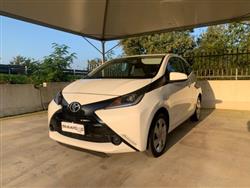 TOYOTA AYGO 1.0 VVT-i 69 CV 3 porte x-play OK NEOPATENTATI